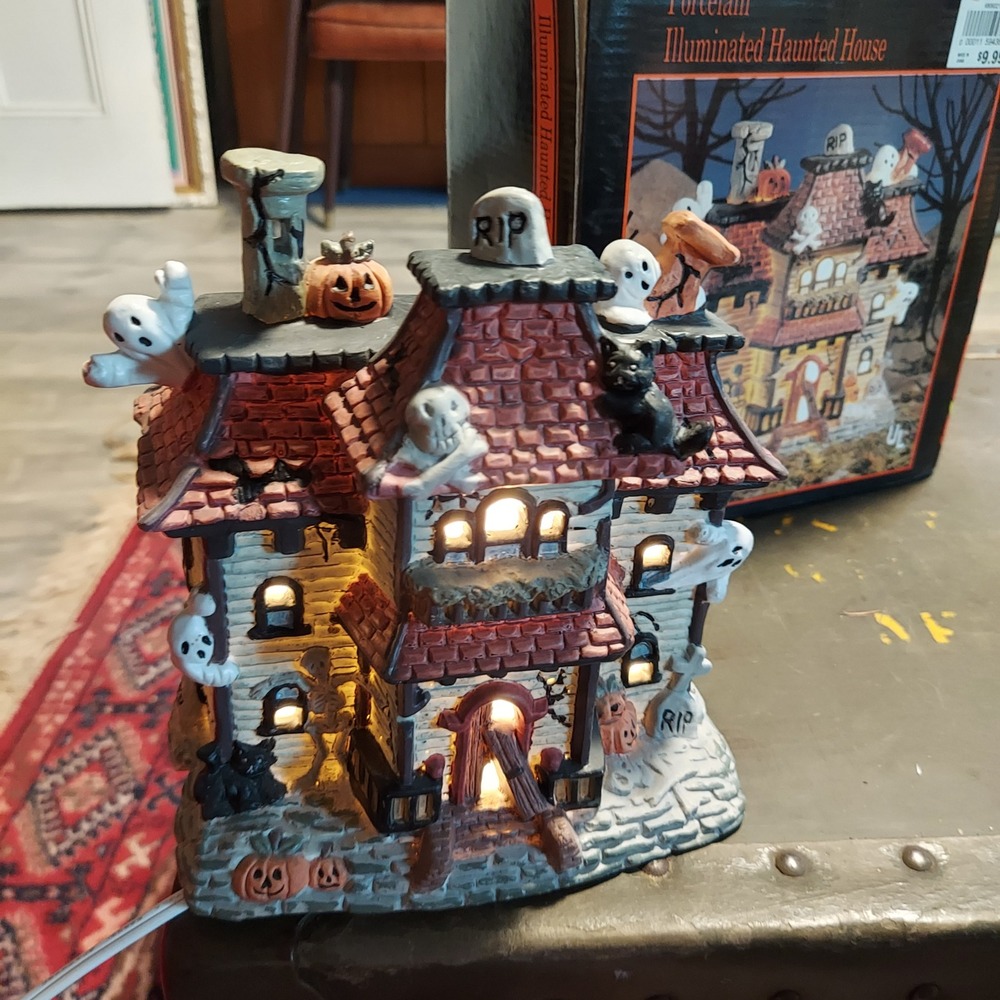 Christmas Tree Shops Porcelain Illuminated Haunted House Halloween Village 7x7x4